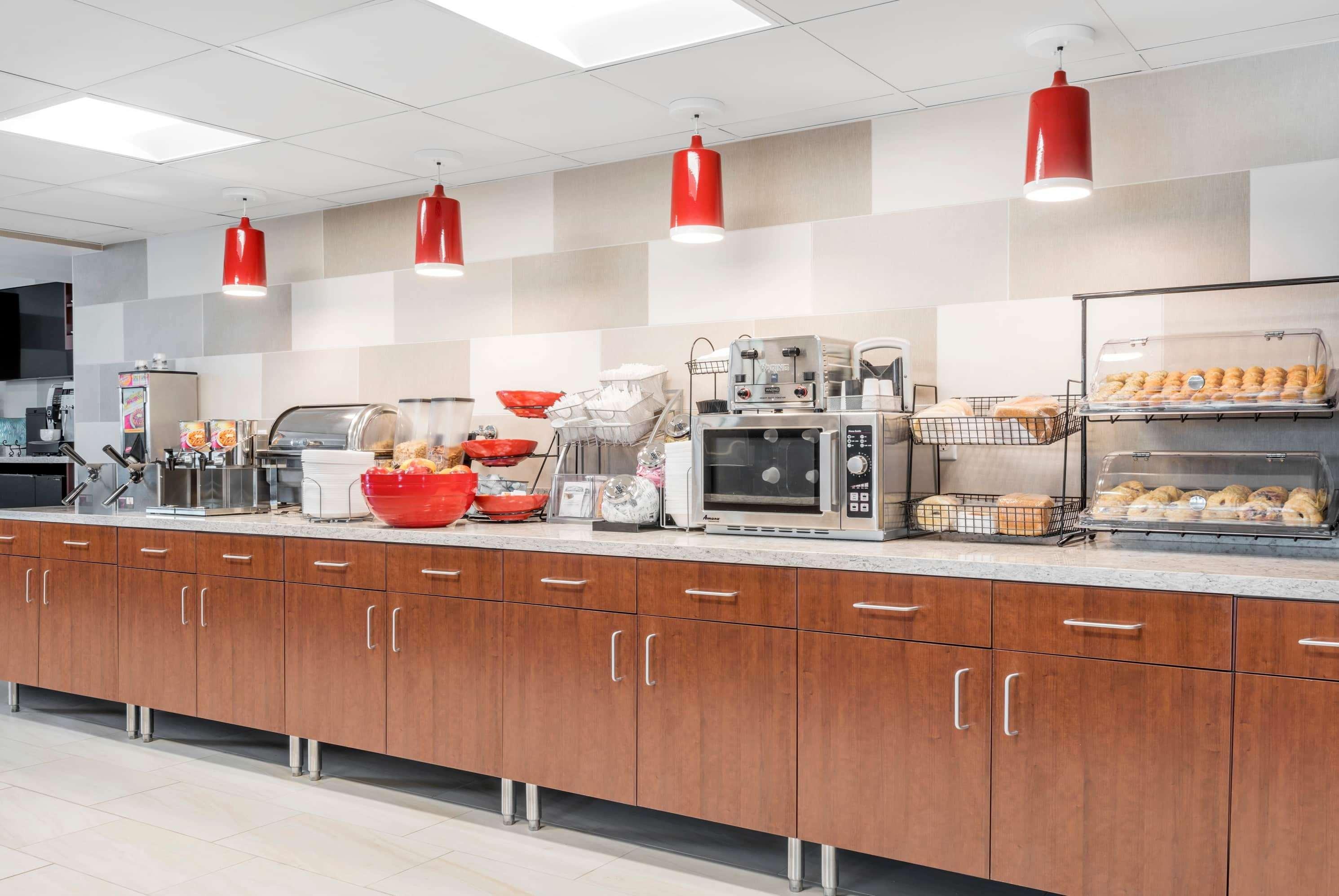 Ramada By Wyndham Minneapolis Golden Valley Екстер'єр фото