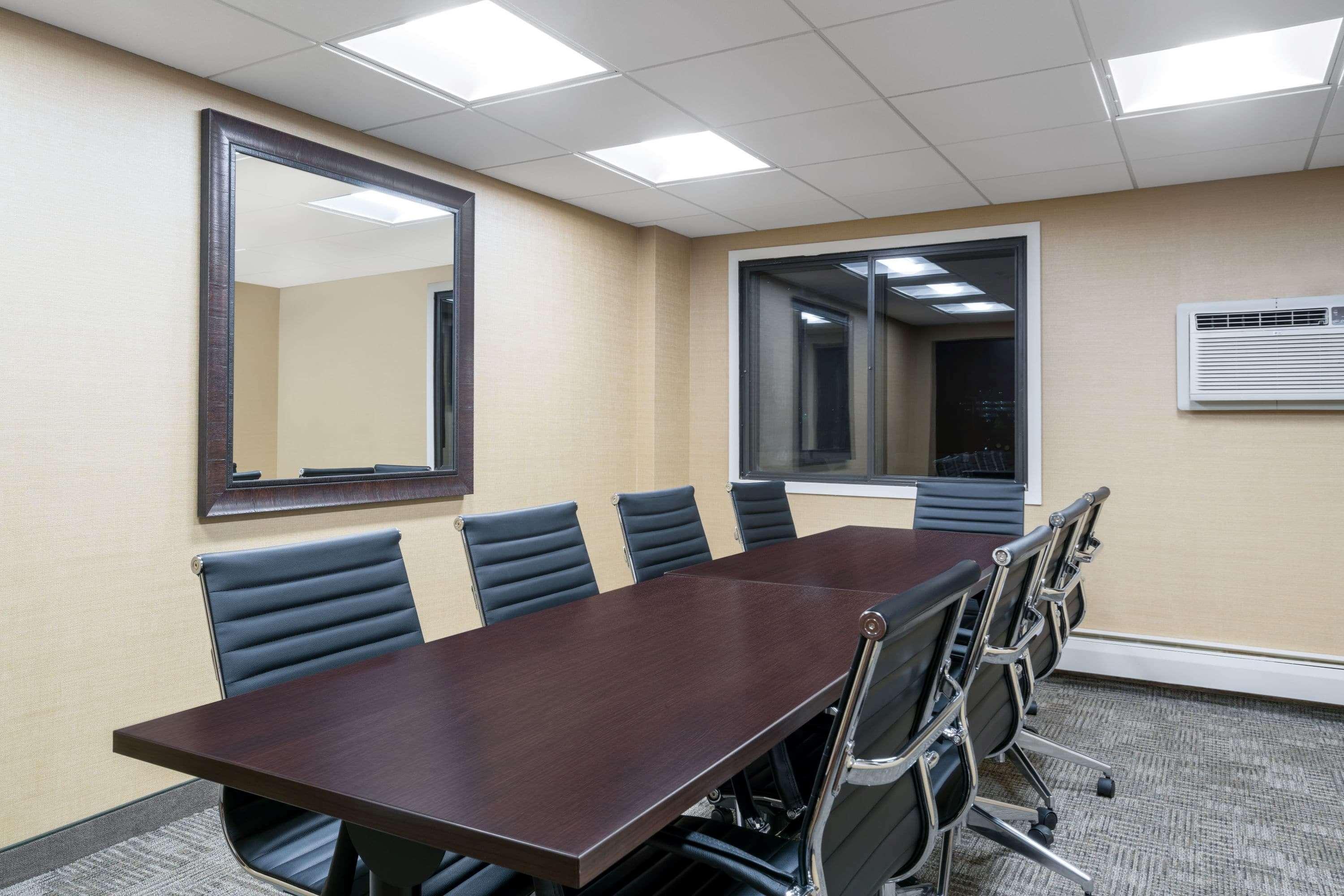 Ramada By Wyndham Minneapolis Golden Valley Екстер'єр фото