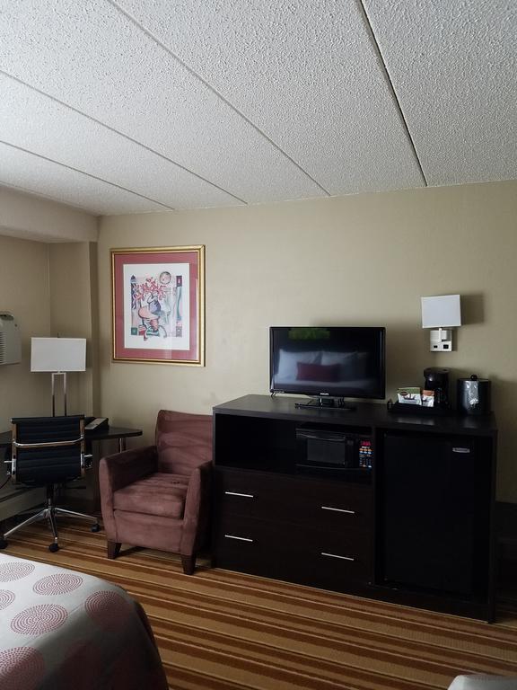 Ramada By Wyndham Minneapolis Golden Valley Екстер'єр фото