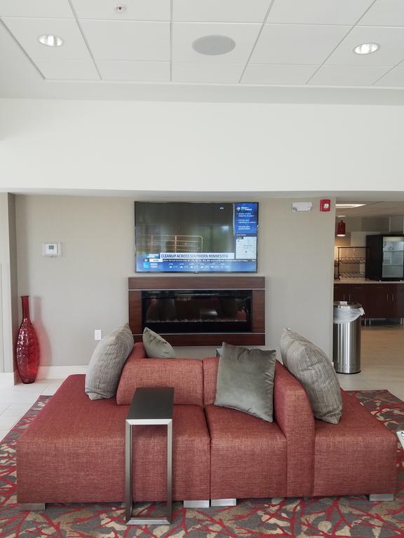Ramada By Wyndham Minneapolis Golden Valley Екстер'єр фото