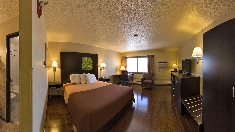 Ramada By Wyndham Minneapolis Golden Valley Екстер'єр фото