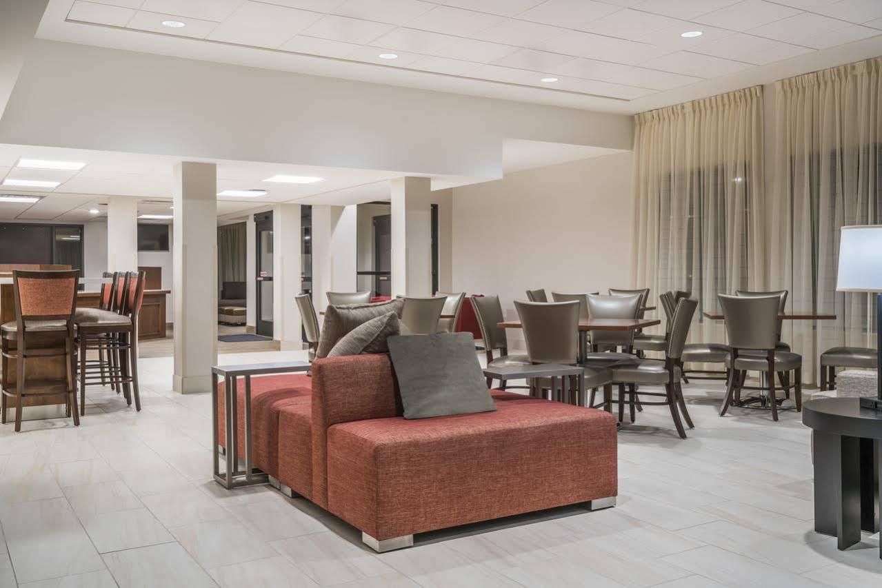 Ramada By Wyndham Minneapolis Golden Valley Екстер'єр фото